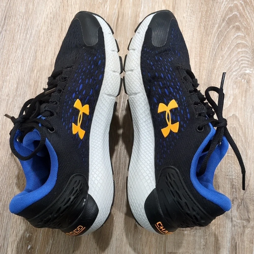 Under Armour Charged Rogue Black and Blue Athletic Shoes Youth 5Y